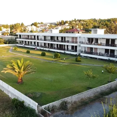 בית נופש Argo House חניוטי